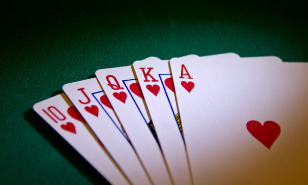 Royal Flush in Poker: Rules, Odds and Examples